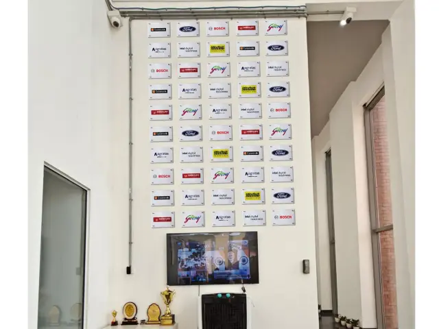 IIS Ahmedabad: Partners logo