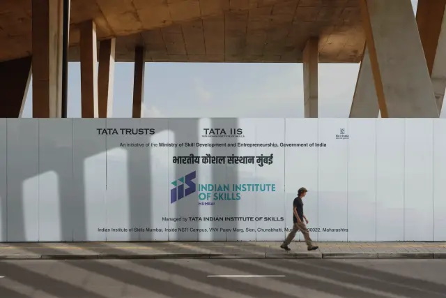 IIS Mumbai: Exterior mockup 8